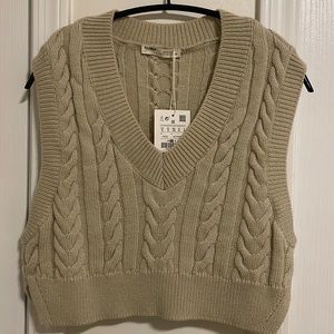 NWT Pull&Bear beige cropped sweater vest size Small